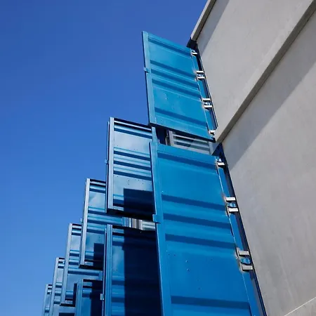 Tin Inn - Erkelenz - Das Hotel Aus Hochwertig Ausgebauten Ueberseecontainern