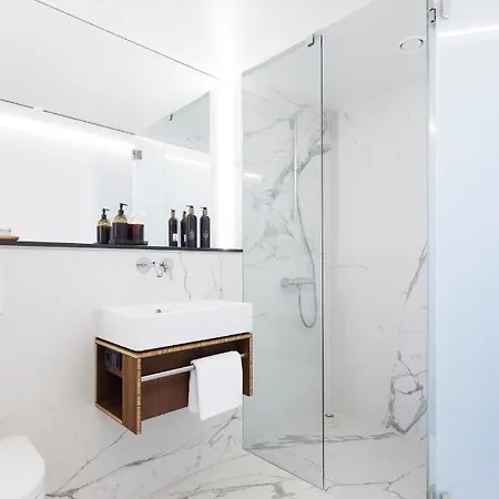 Tin ホテル エルケレンツ