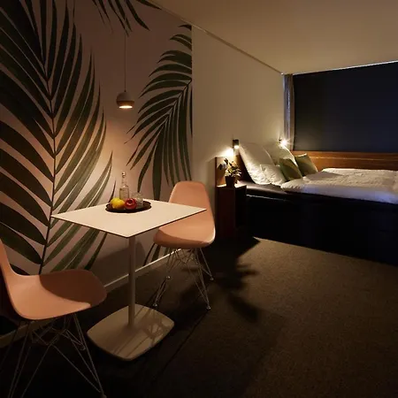 Hotel Tin - - Aus Hochwertig Ausgebauten Ueberseecontainern 3*