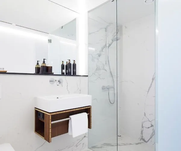 Tin Отель Эркеленц